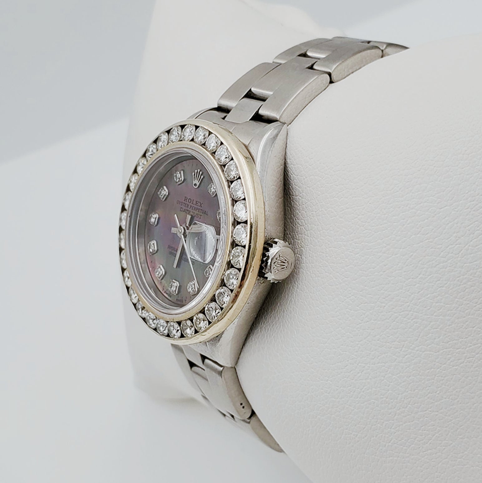 Ladies Rolex 26mm DateJust Stainless Steel Wristwatch w/ Mother of Pearl Black Diamond Dial & Custom Diamond Bezel. (Pre-Owned)