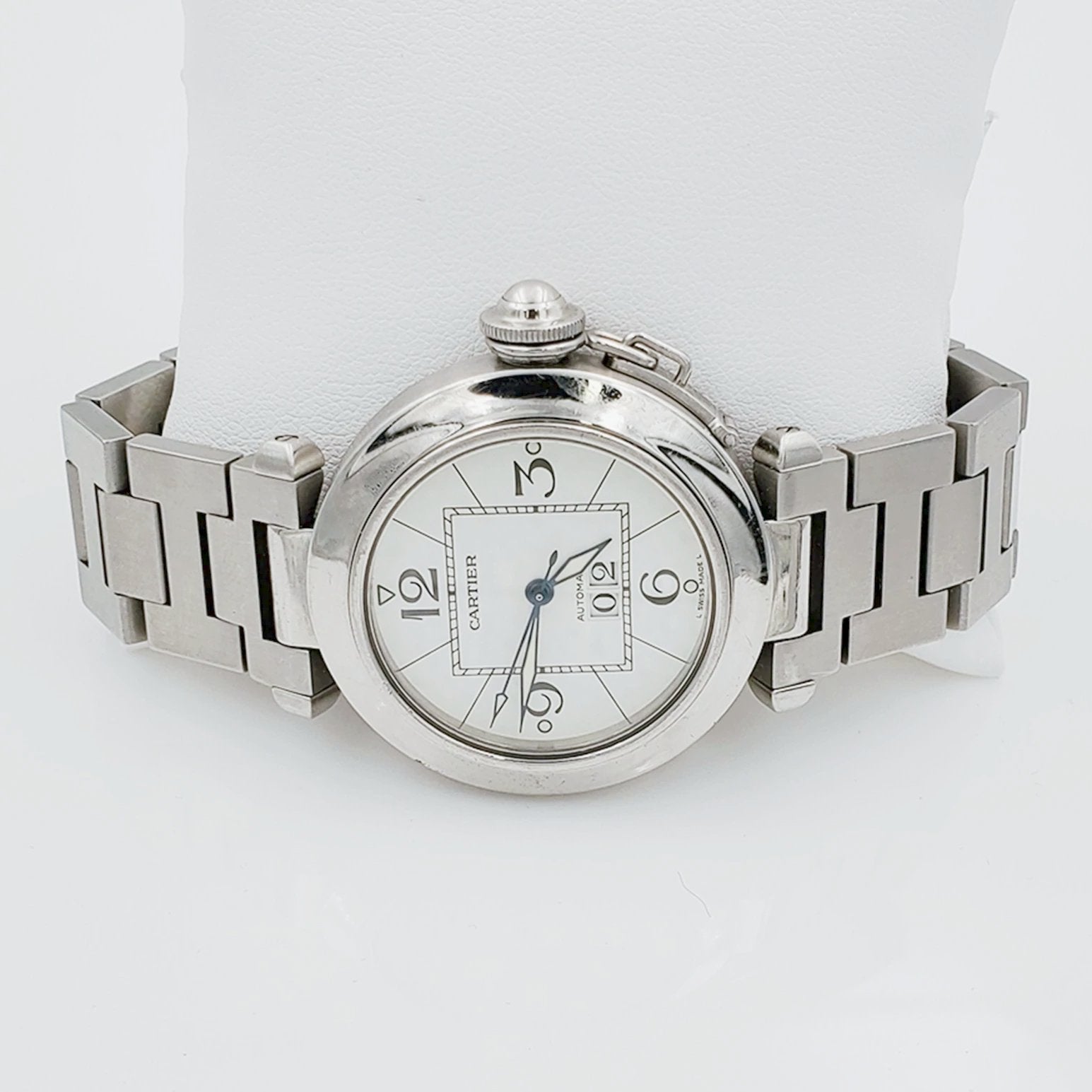 Unisex Medium 36mm Cartier Pasha Wristwatch with White Dial in Matte Stainless Steel. (Pre-Owned)