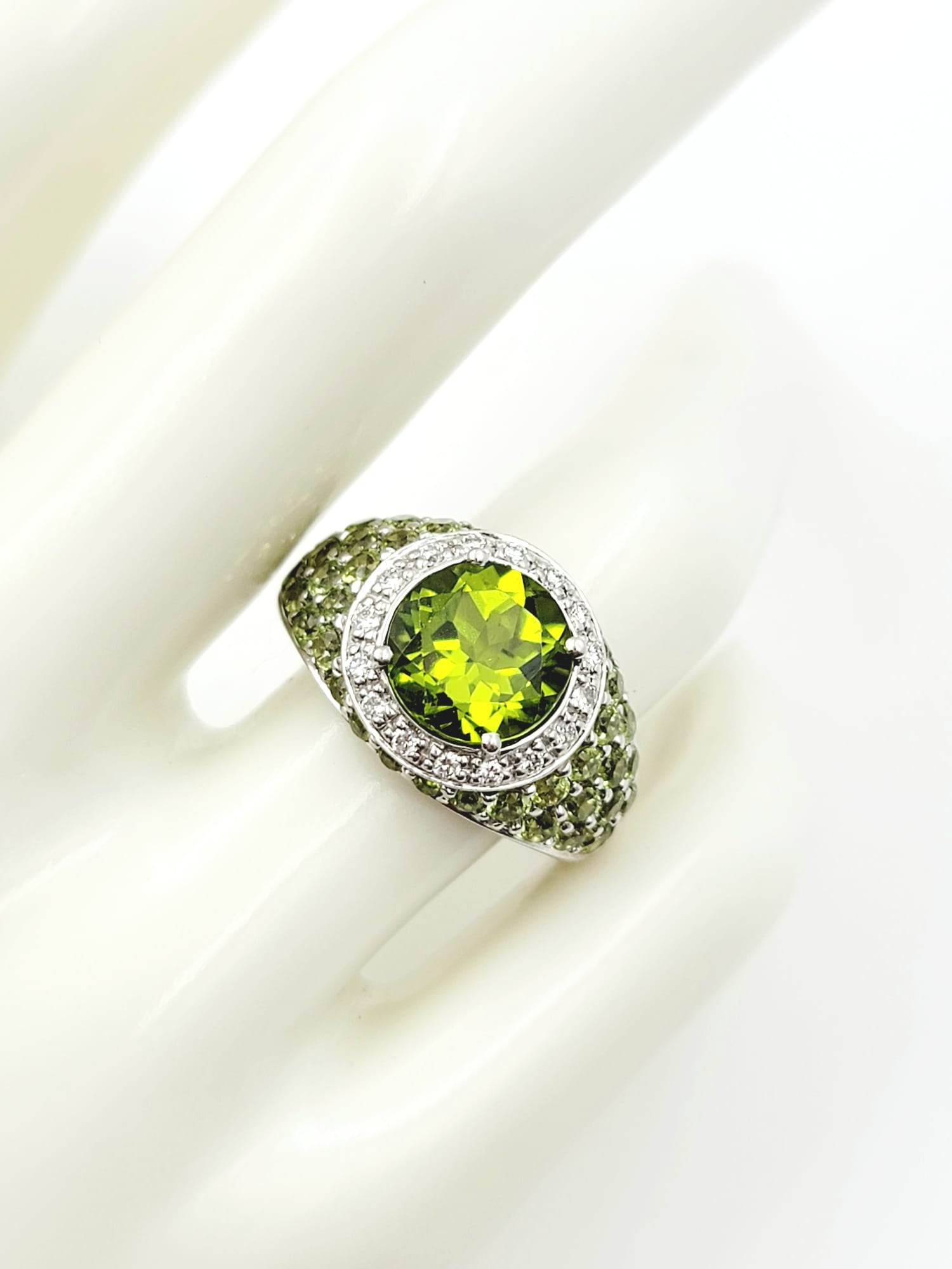 18k White Gold Peridot/Diamond Ring-3.08ct Peridot